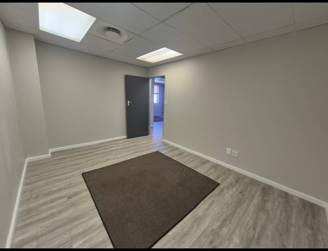 26M² OFFICE TO LET IN WYNBERG